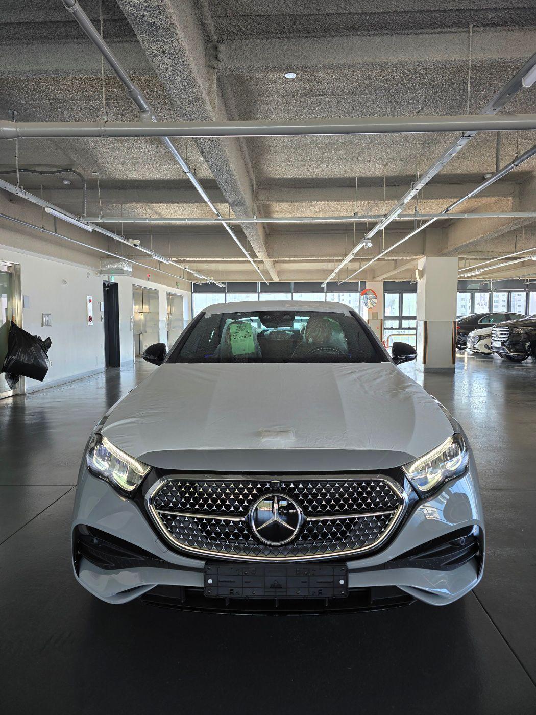 مرسيدس E 200 AMG Night Package