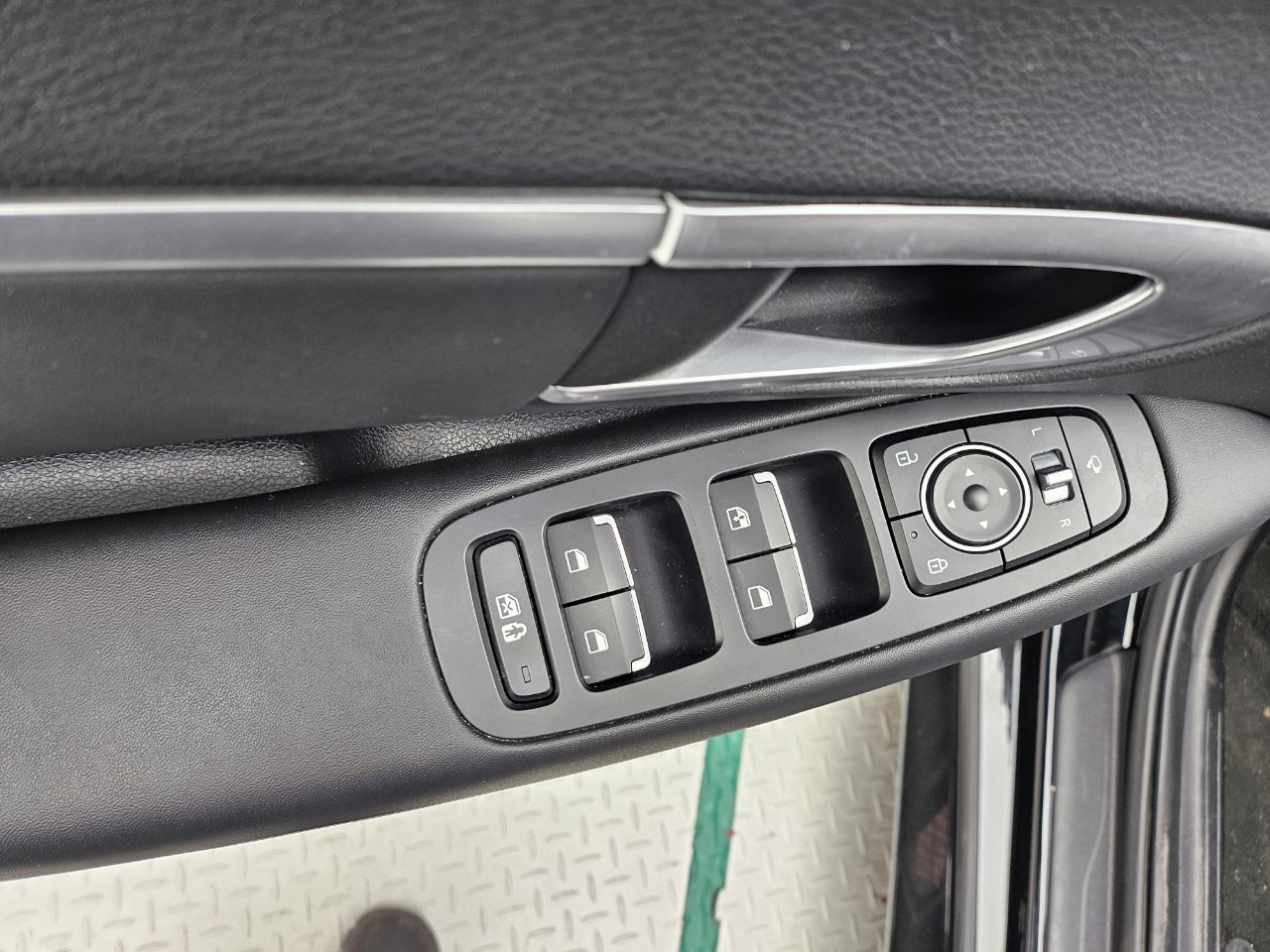 - Image 8